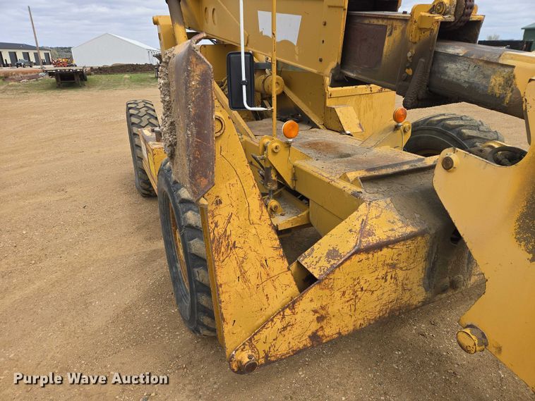 image for item ER1526 1988 Pettibone B-68-C telehandler