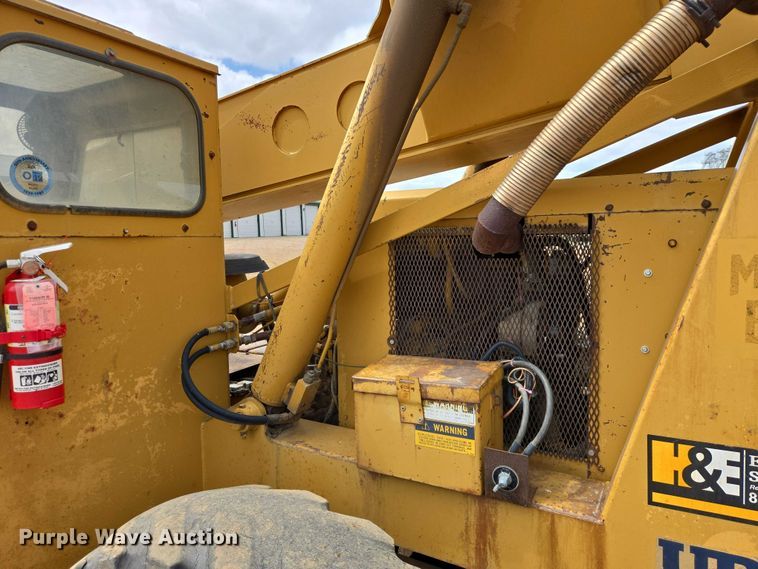 image for item ER1526 1988 Pettibone B-68-C telehandler
