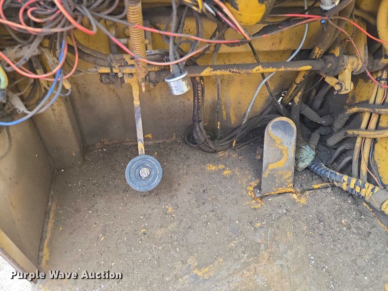 image for item ER1526 1988 Pettibone B-68-C telehandler