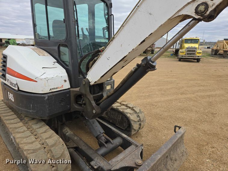 image for item ER1527 2013 Bobcat E45 mini excavator