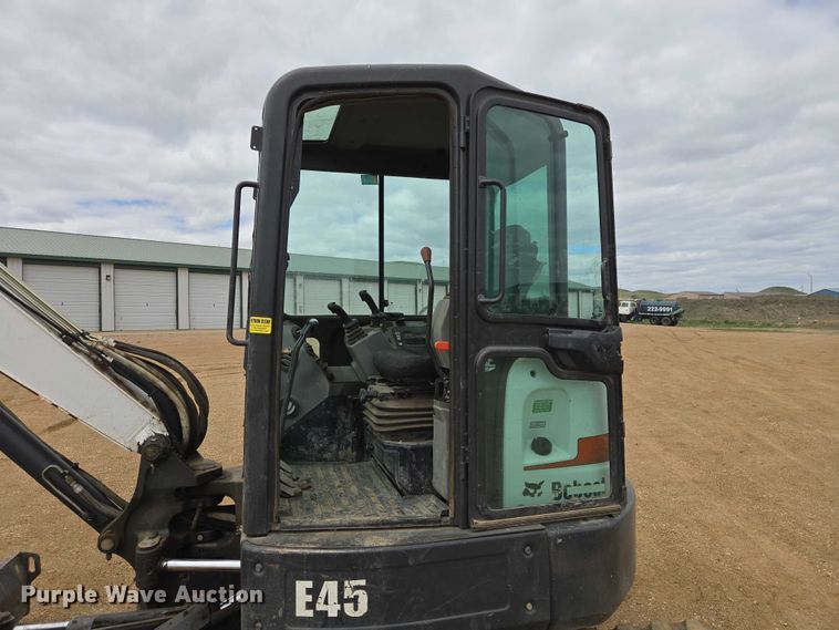 image for item ER1527 2013 Bobcat E45 mini excavator