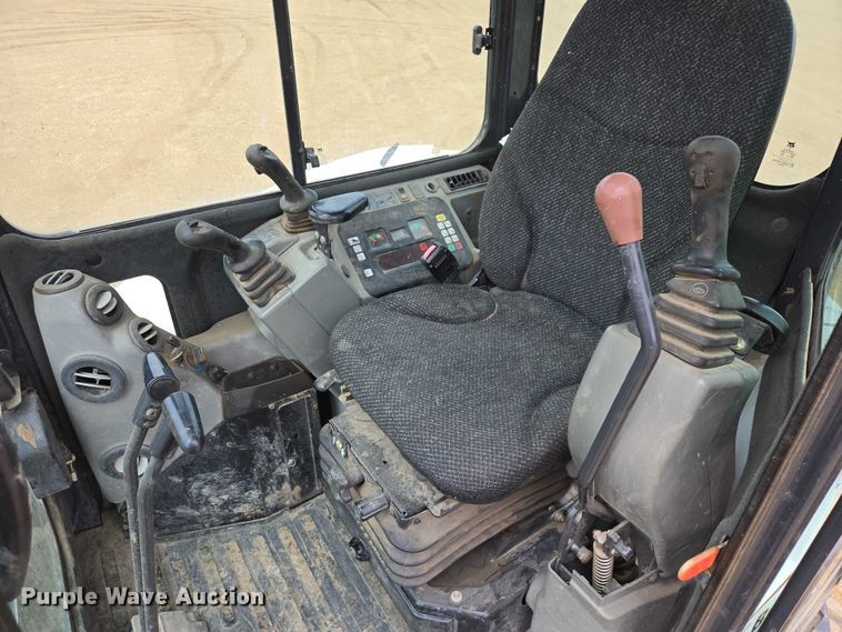 image for item ER1527 2013 Bobcat E45 mini excavator