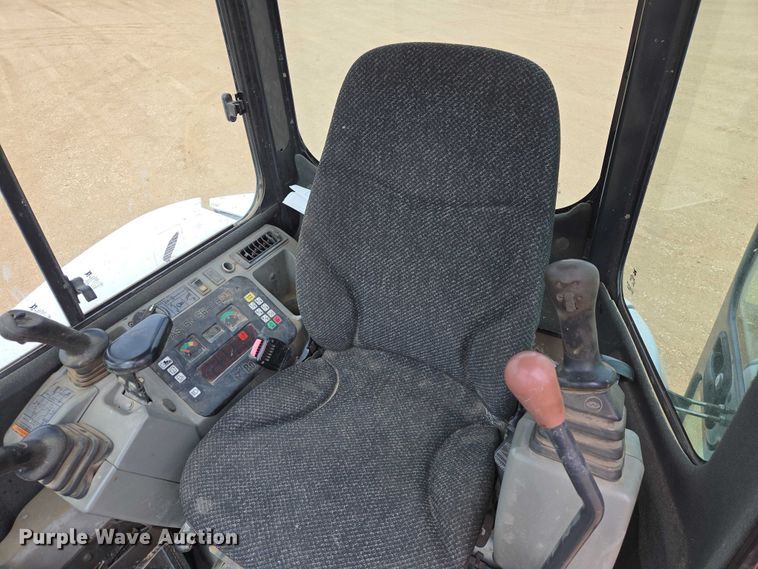 image for item ER1527 2013 Bobcat E45 mini excavator