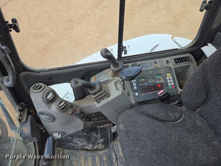 image for item ER1527 2013 Bobcat E45 mini excavator