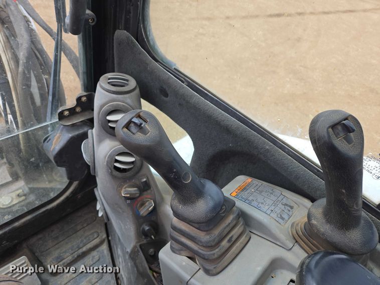 image for item ER1527 2013 Bobcat E45 mini excavator
