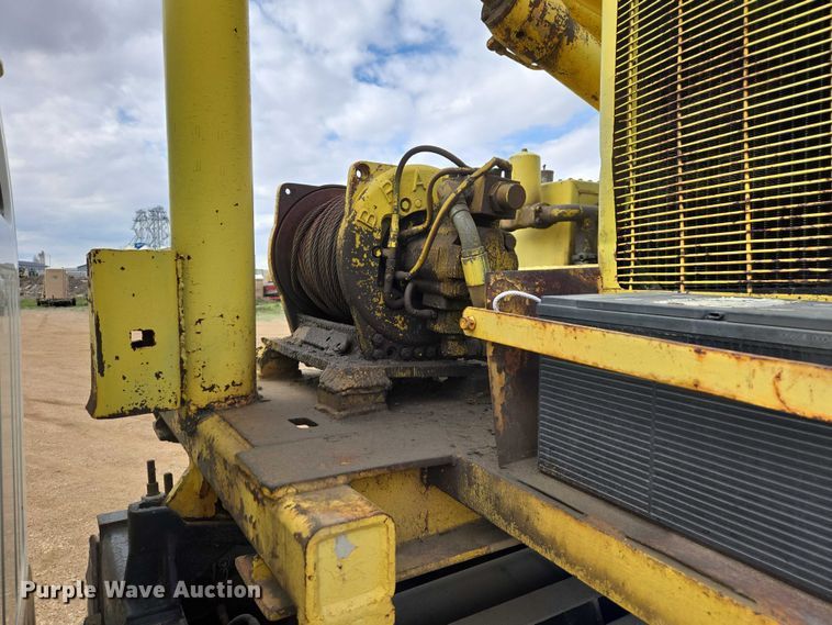 image for item ER1528 1991 International 4700 drilling rig truck