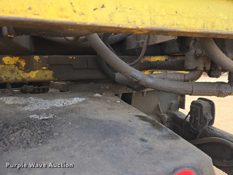 image for item ER1528 1991 International 4700 drilling rig truck