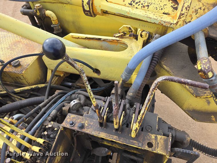 image for item ER1528 1991 International 4700 drilling rig truck