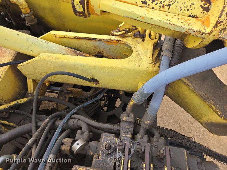 image for item ER1528 1991 International 4700 drilling rig truck