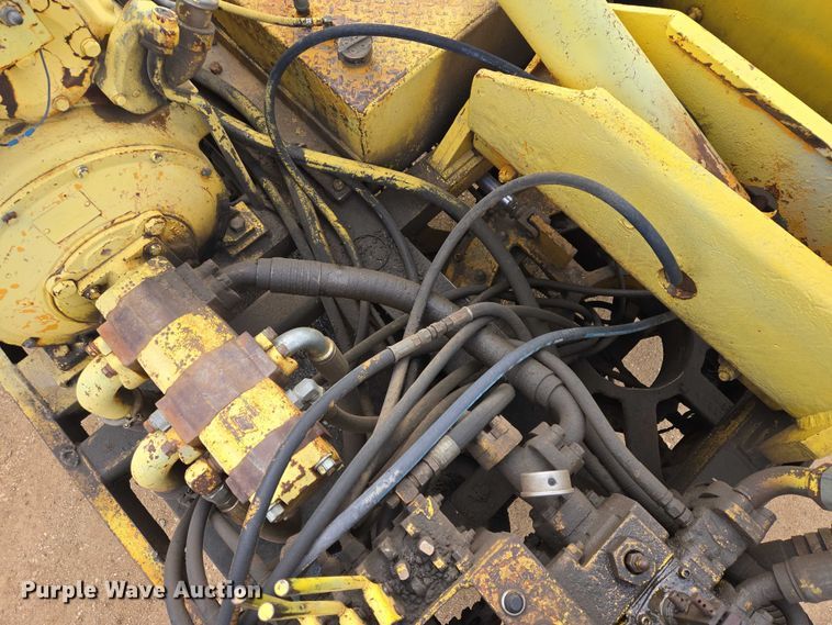 image for item ER1528 1991 International 4700 drilling rig truck