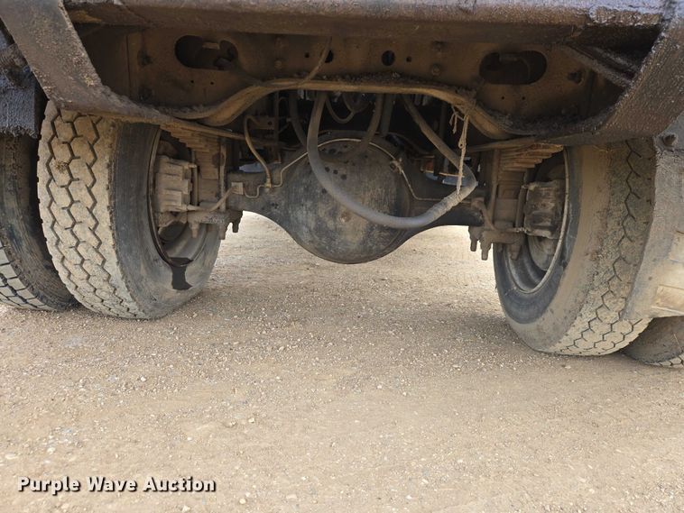 image for item ER1528 1991 International 4700 drilling rig truck