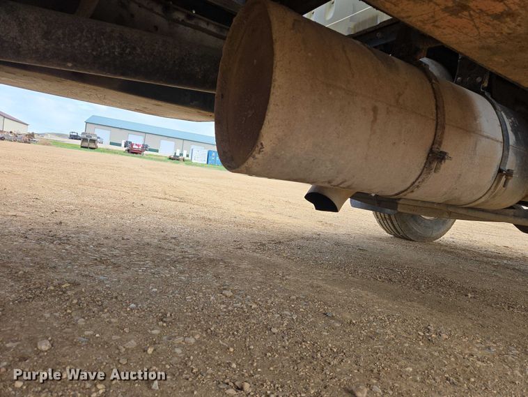 image for item ER1528 1991 International 4700 drilling rig truck