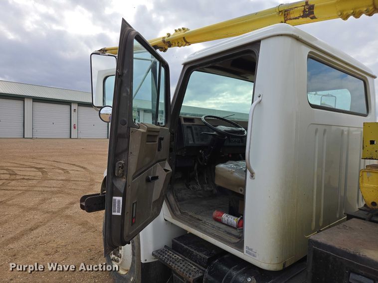 image for item ER1528 1991 International 4700 drilling rig truck