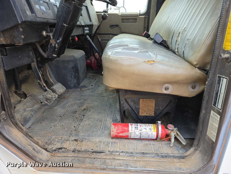 image for item ER1528 1991 International 4700 drilling rig truck