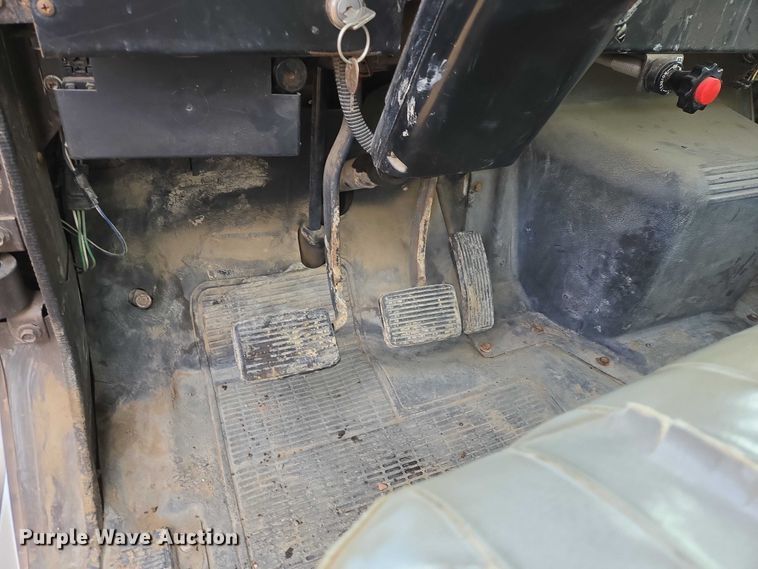image for item ER1528 1991 International 4700 drilling rig truck