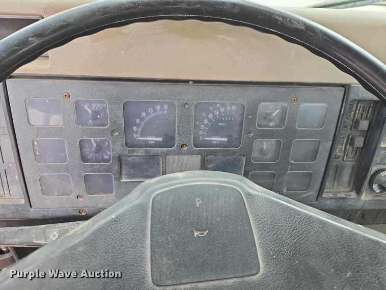 image for item ER1528 1991 International 4700 drilling rig truck