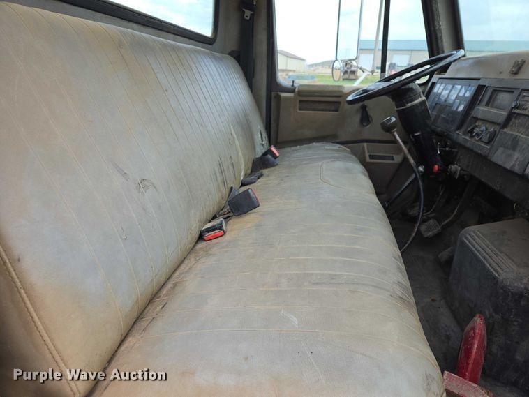 image for item ER1528 1991 International 4700 drilling rig truck