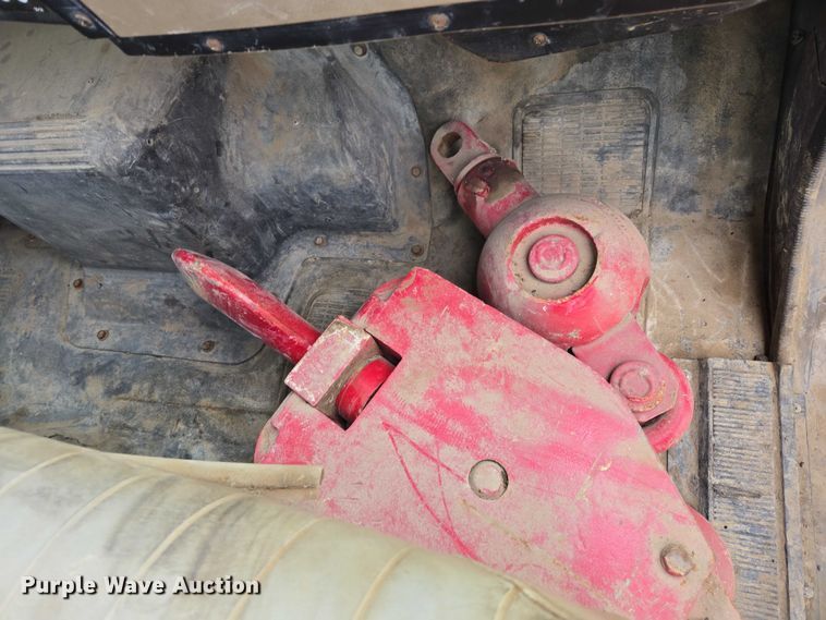 image for item ER1528 1991 International 4700 drilling rig truck
