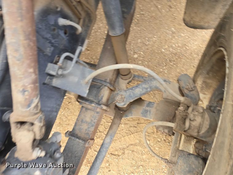 image for item ER1528 1991 International 4700 drilling rig truck