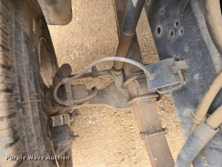 image for item ER1528 1991 International 4700 drilling rig truck