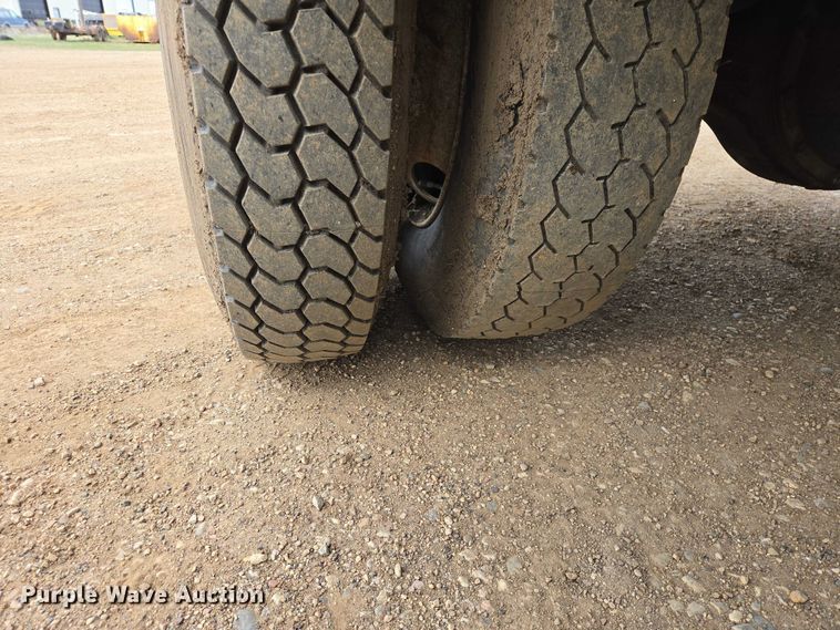 image for item ER1528 1991 International 4700 drilling rig truck
