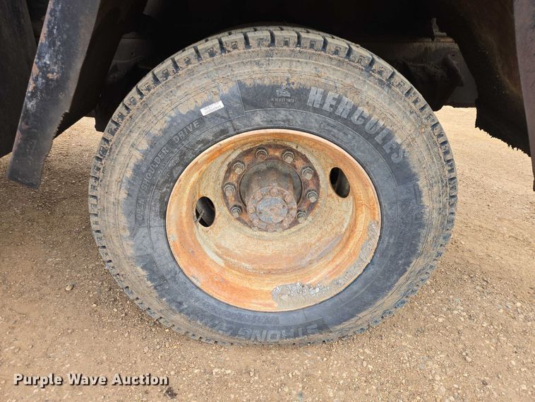 image for item ER1528 1991 International 4700 drilling rig truck