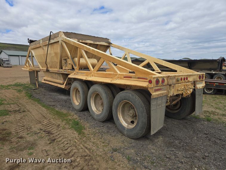 image for item ER1529 2000 Ranco BT-129 bottom dump trailer