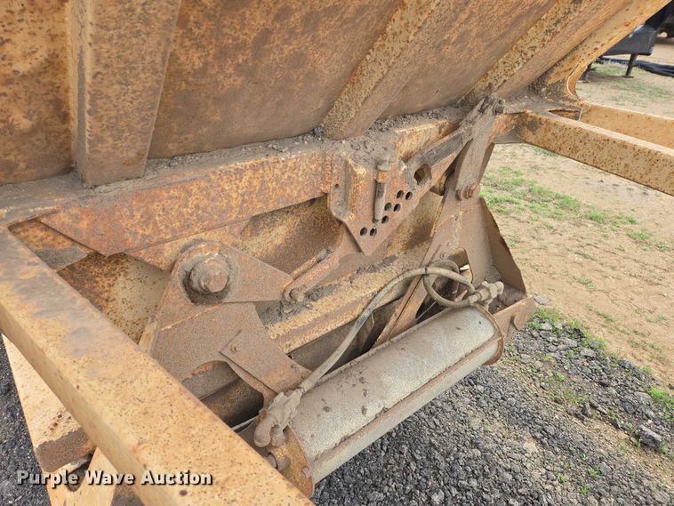 image for item ER1529 2000 Ranco BT-129 bottom dump trailer