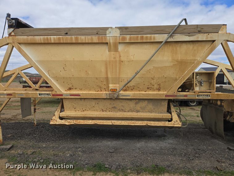 image for item ER1529 2000 Ranco BT-129 bottom dump trailer
