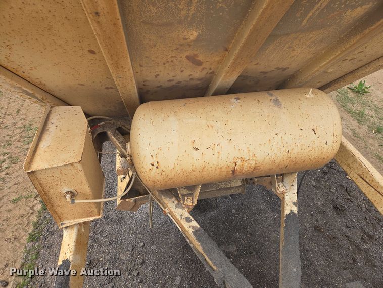 image for item ER1529 2000 Ranco BT-129 bottom dump trailer