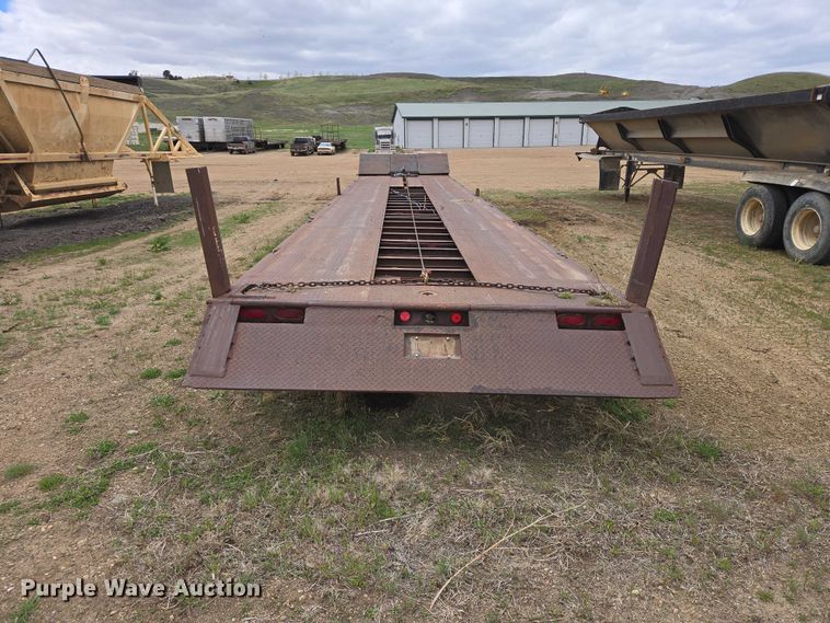 image for item ER1530 1999 Wallace drop deck equipment trailer