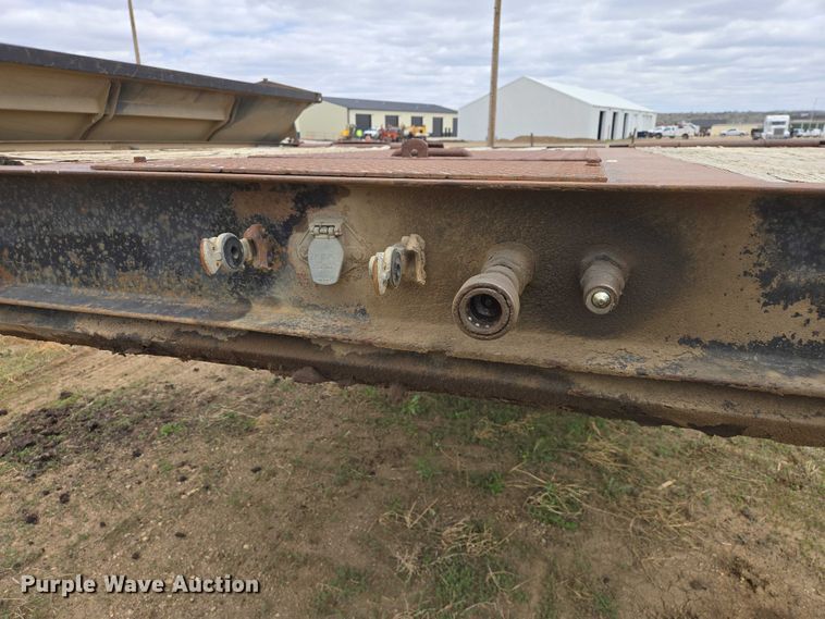 image for item ER1530 1999 Wallace drop deck equipment trailer