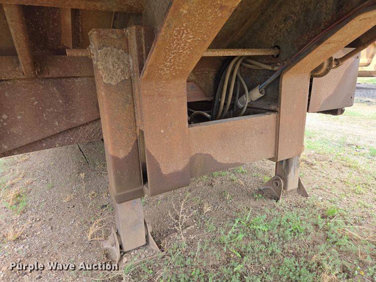 image for item ER1530 1999 Wallace drop deck equipment trailer