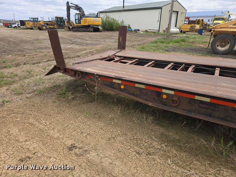 image for item ER1530 1999 Wallace drop deck equipment trailer