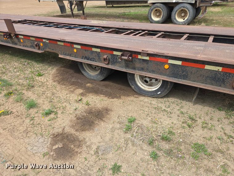 image for item ER1530 1999 Wallace drop deck equipment trailer