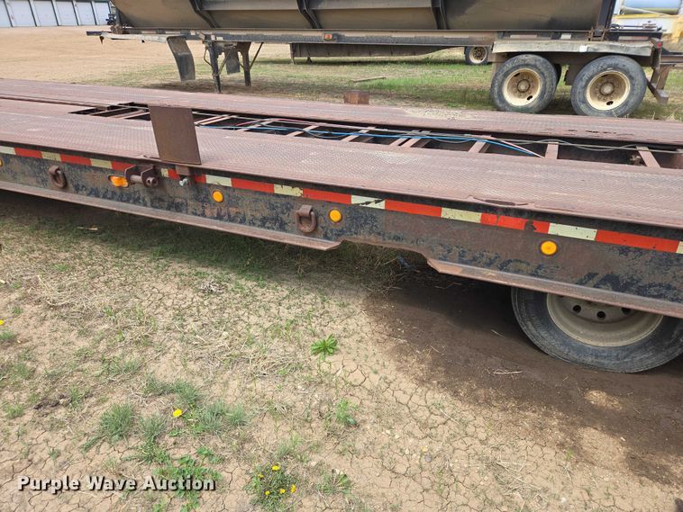 image for item ER1530 1999 Wallace drop deck equipment trailer