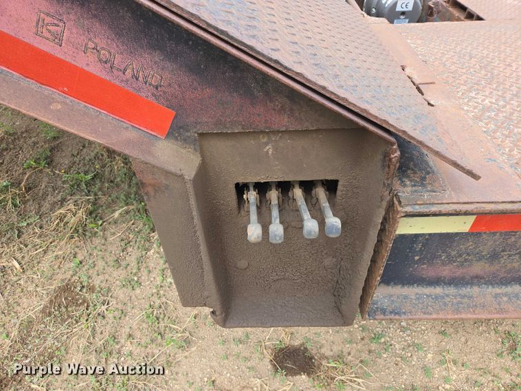 image for item ER1530 1999 Wallace drop deck equipment trailer