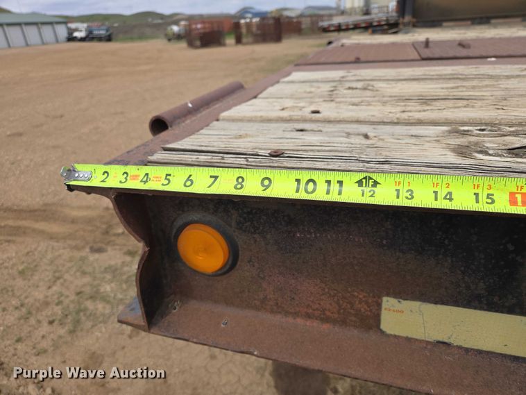 image for item ER1530 1999 Wallace drop deck equipment trailer