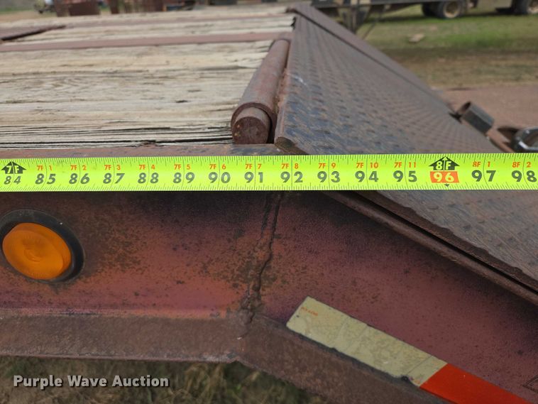 image for item ER1530 1999 Wallace drop deck equipment trailer