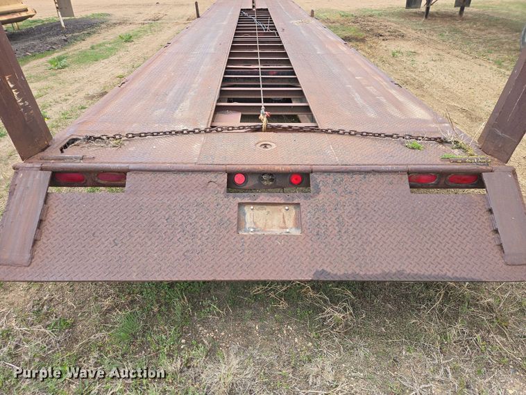 image for item ER1530 1999 Wallace drop deck equipment trailer