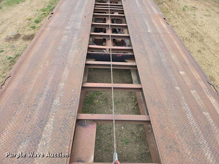 image for item ER1530 1999 Wallace drop deck equipment trailer