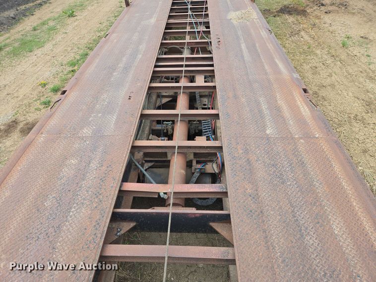 image for item ER1530 1999 Wallace drop deck equipment trailer