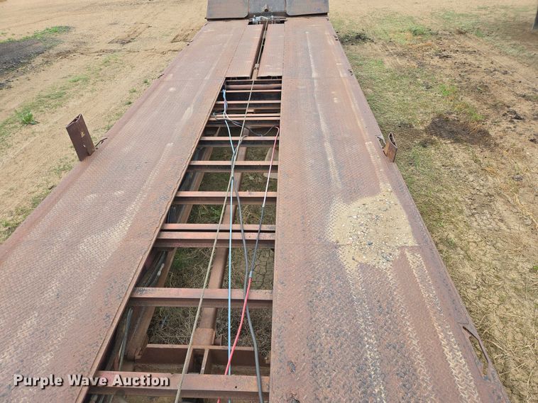 image for item ER1530 1999 Wallace drop deck equipment trailer