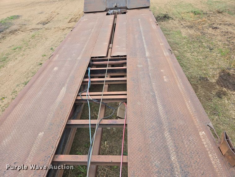 image for item ER1530 1999 Wallace drop deck equipment trailer