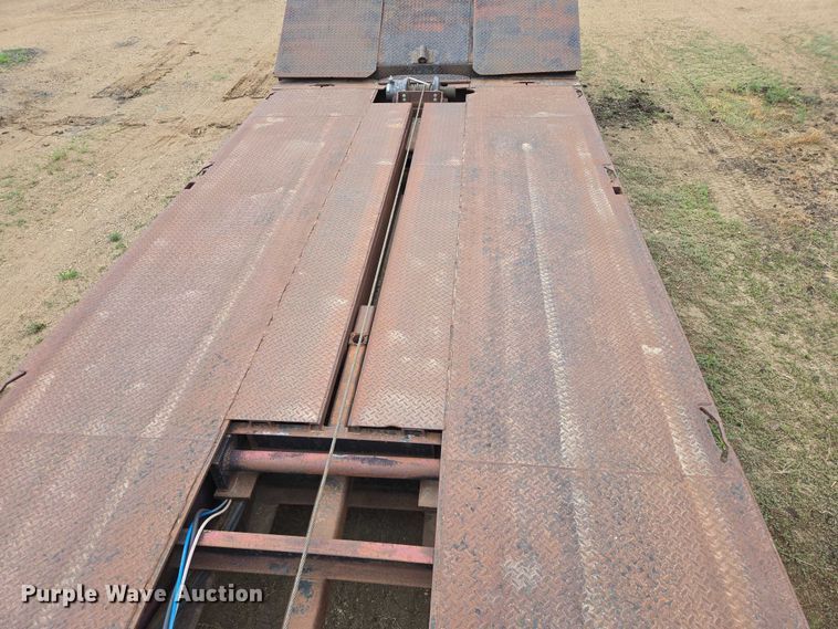 image for item ER1530 1999 Wallace drop deck equipment trailer