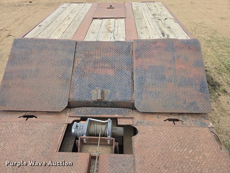 image for item ER1530 1999 Wallace drop deck equipment trailer