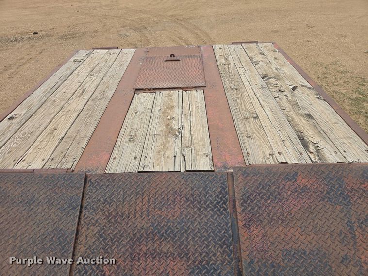 image for item ER1530 1999 Wallace drop deck equipment trailer