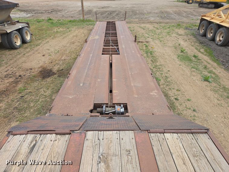 image for item ER1530 1999 Wallace drop deck equipment trailer