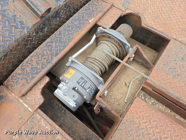 image for item ER1530 1999 Wallace drop deck equipment trailer