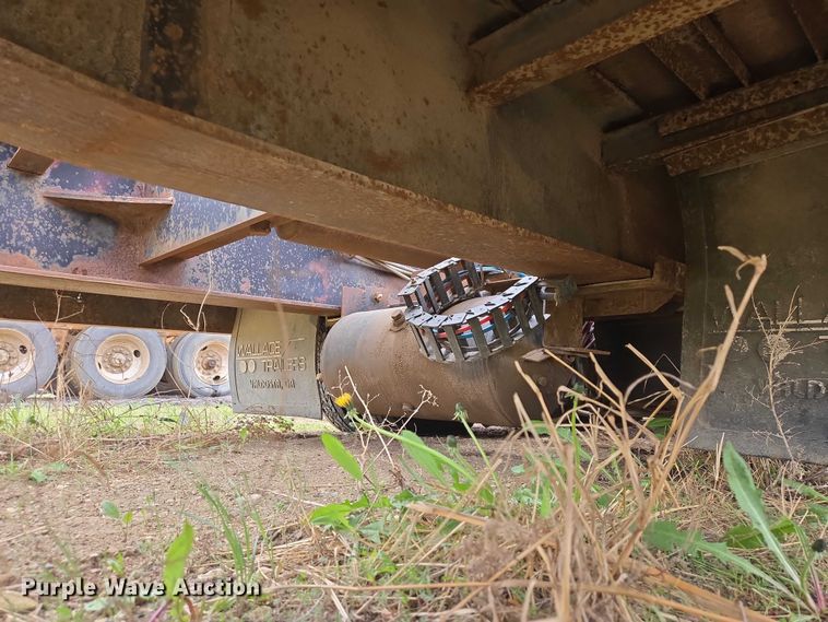 image for item ER1530 1999 Wallace drop deck equipment trailer